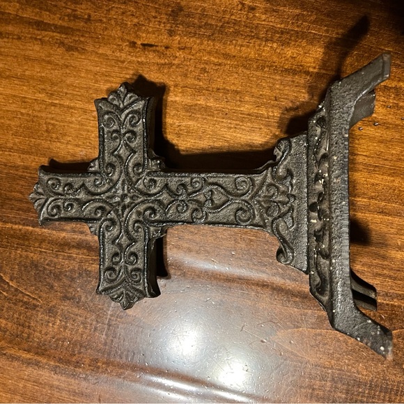 8”Decorative Black Cast Iron Cross - Picture 6 of 8
